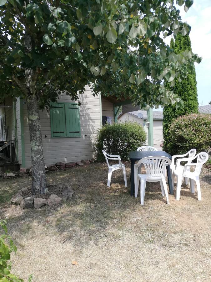 Cottages Du Lac De Miel Beynat Luaran gambar