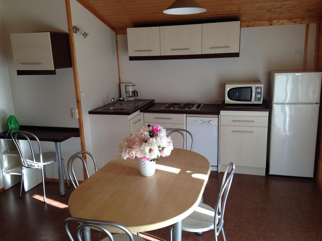 Cottages Du Lac De Miel Beynat Luaran gambar
