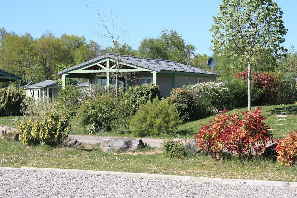Cottages Du Lac De Miel Beynat Luaran gambar