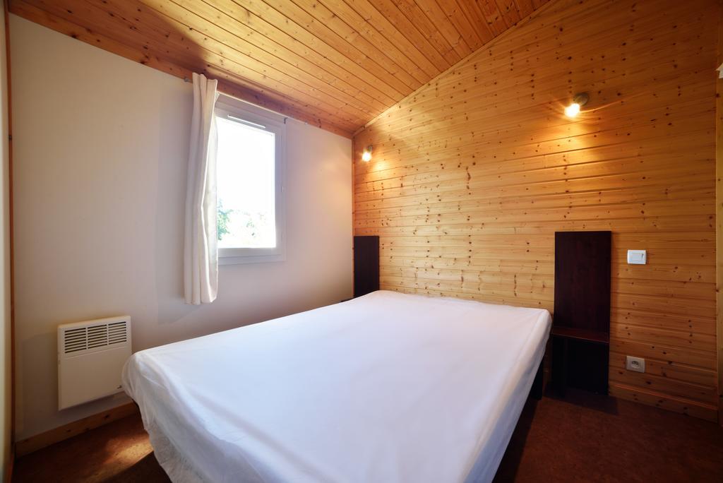 Cottages Du Lac De Miel Beynat Luaran gambar